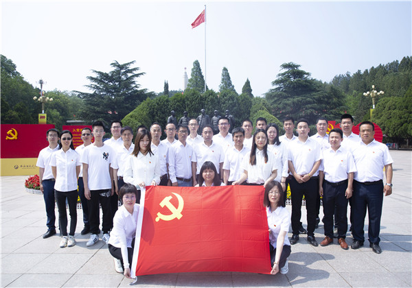 走进西柏坡追寻红色记忆 ——z6尊龙凯时四建党支部开展党史教育活动