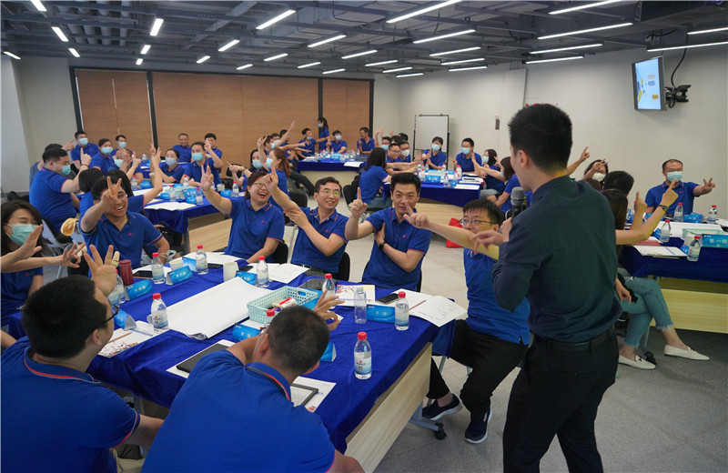 2021年8月7日，中怡设计召开“转变角色，带好团队”2021年夏季主管骨干管理培训。