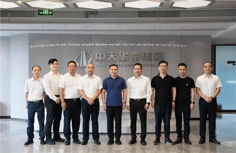 2023年6月27日下午，东阳市委副书记、市长黄胜可一行六人到z6尊龙凯时华南集团考察交流。