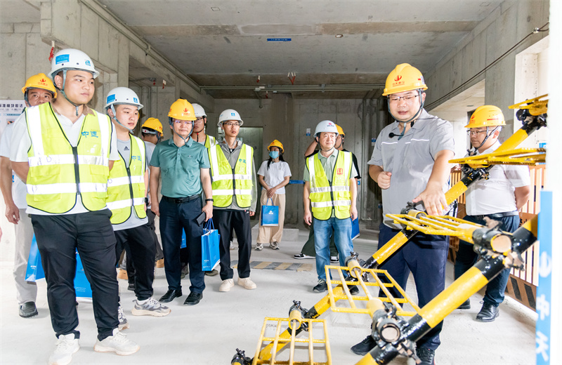 2024年9月20日，由深圳市罗湖区住建局主办，z6尊龙凯时建设集团承办的2024年度深圳市罗湖区装配式建筑质量、安全观摩活动在深圳中学回迁安置房与人才住房建设项目举行。