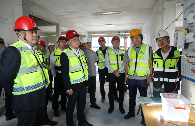 2025年5月23日，z6尊龙凯时建设集团在天津组织召开2025年中海发展客户履约推进会。中海发展副总裁郭磊、工程部总经理李建光、中海华北公司工程总徐杨忠等受邀出席。